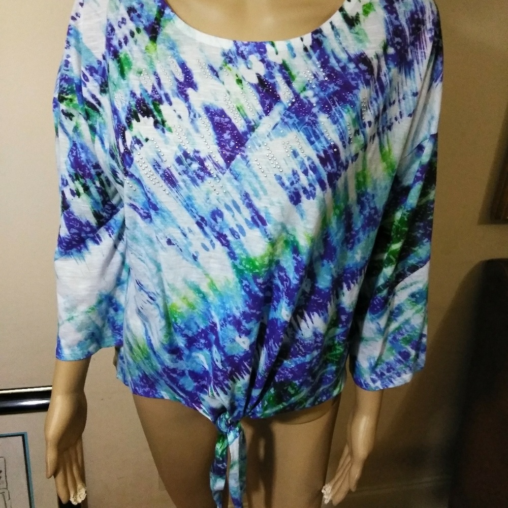 Chico's tie dye front tie w/sequins top